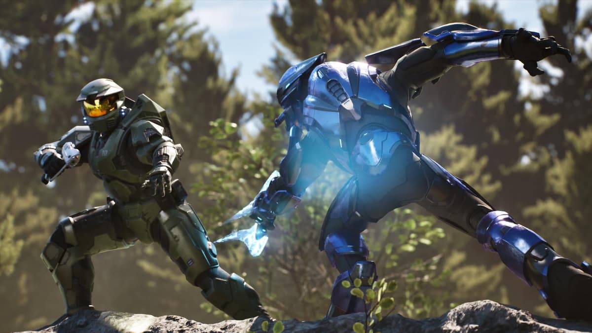 Master Chief facing off against Elite