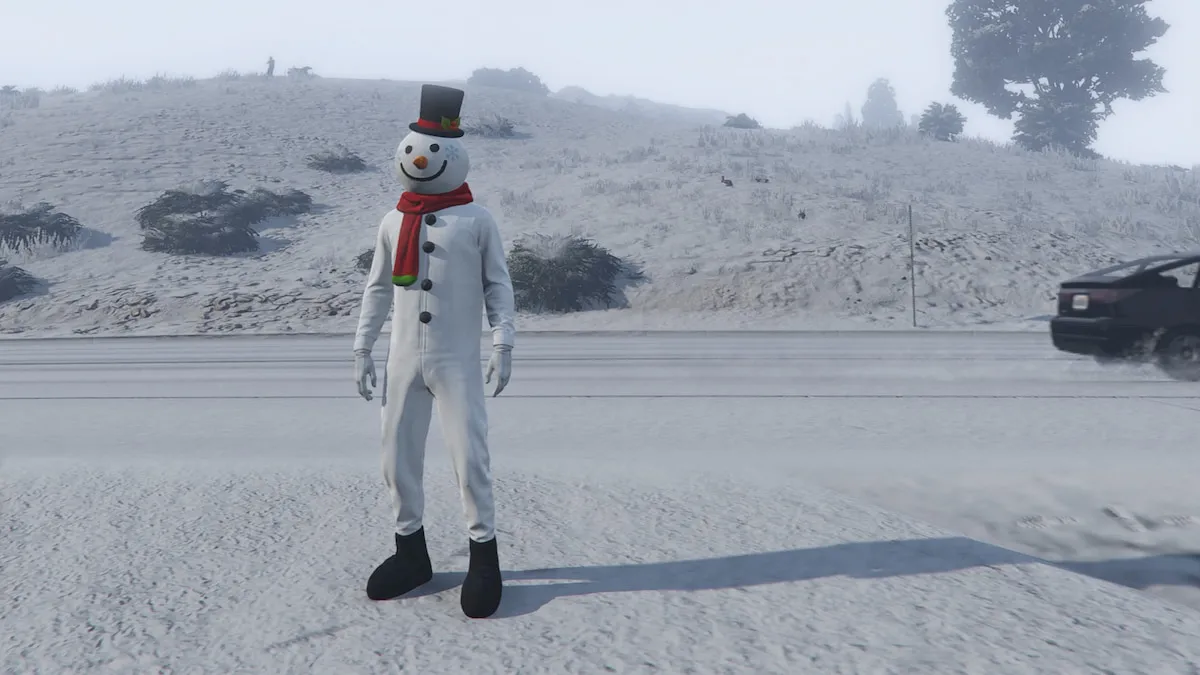 GTA Online player in snowman outfit