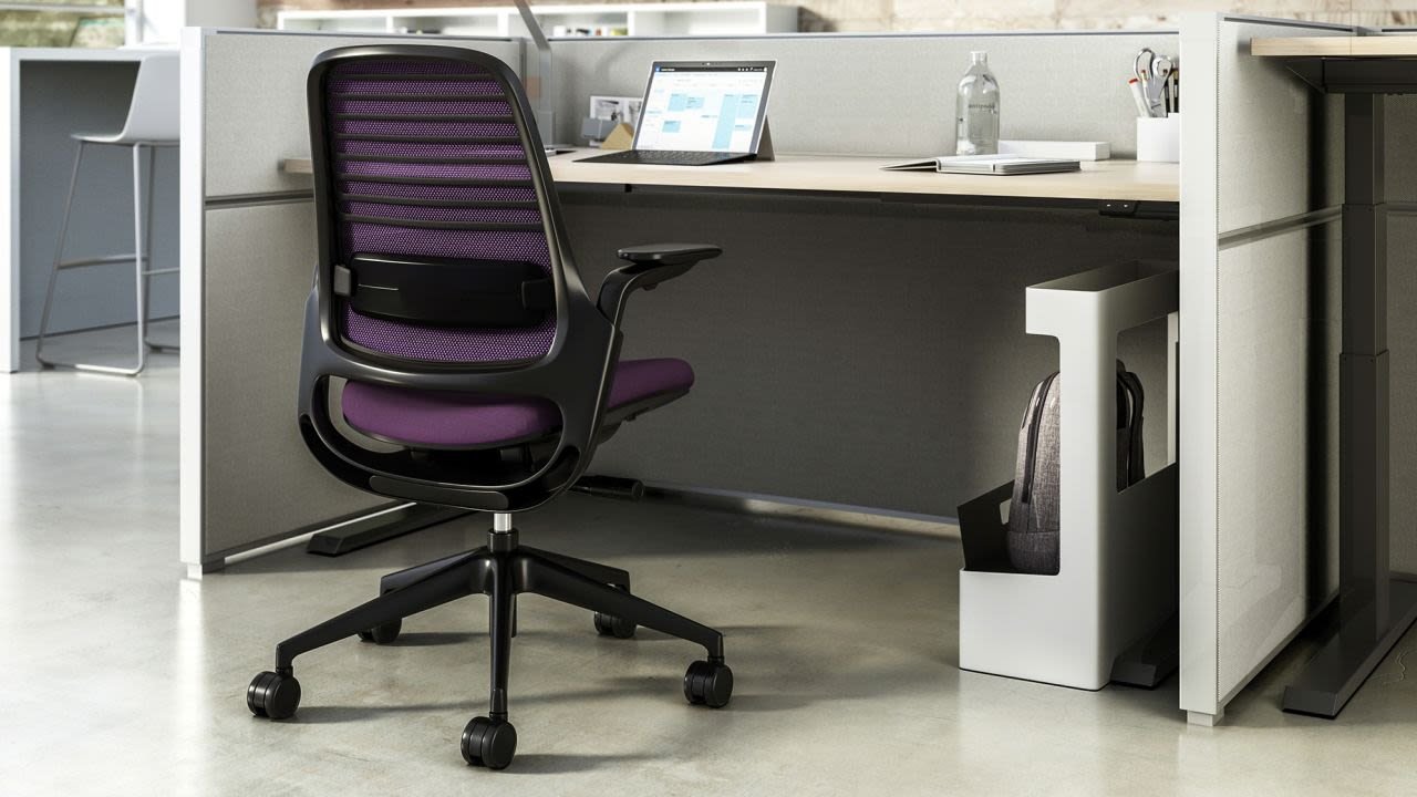 Black wheeled desk chair